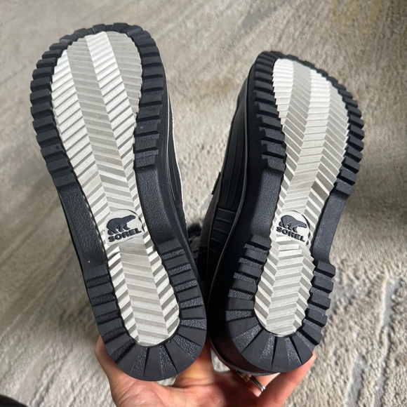 Sorel Tivoli High II Snow Boots black gray checkered print lace up waterproof 8 - Picture 3 of 11